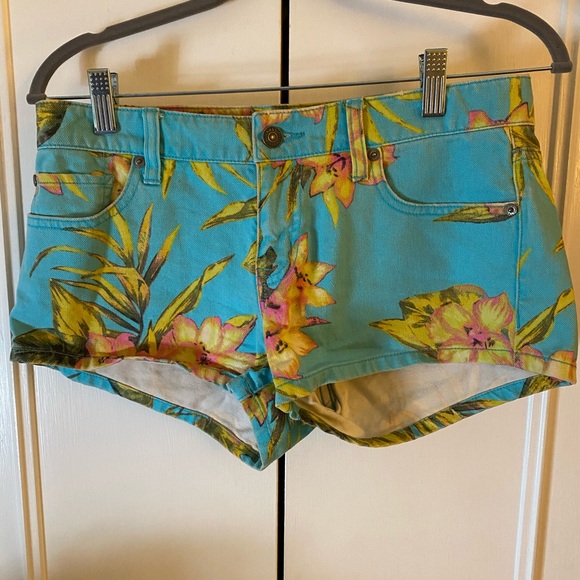 DENIM&SUPPLY FLORAL SUMMER SHORTS - Picture 2 of 5